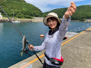 堤防釣りの必勝ポイント!穴釣りで狙える根魚の宝庫