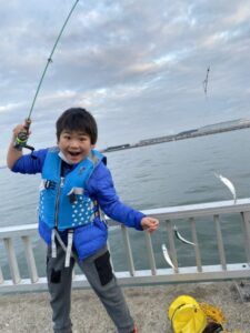 夏の思い出作りにぴったり!碧南海釣り広場でファミリーフィッシング楽しむ♪