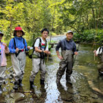 寒狭川中部の美しい自然を舞台にしたテンカラ釣り大会が盛況！