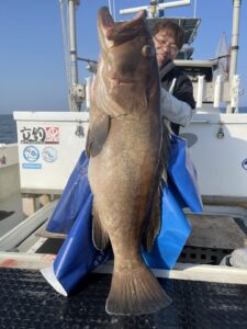 三重で驚異の31kg大型クエが!船のエサ釣りで夢の一匹をゲット